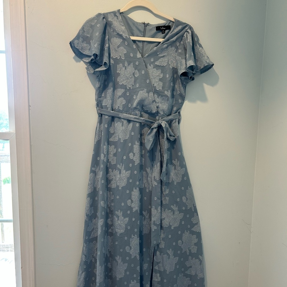Lulu's blue floral midi dress